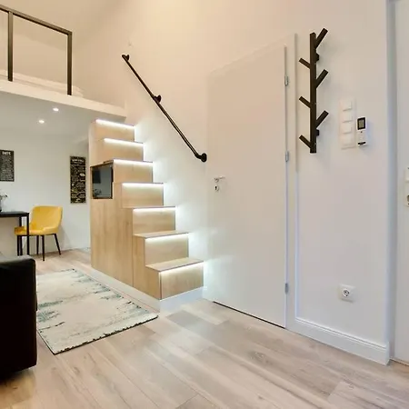 Premium By Hi5- Bródy Street *