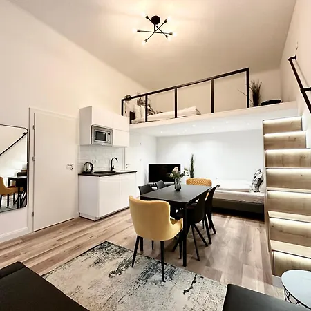 Premium By Hi5- Brody Street *