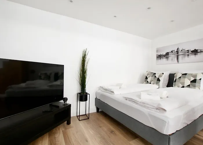 Premium By Hi5- Brody Street * Budapesta